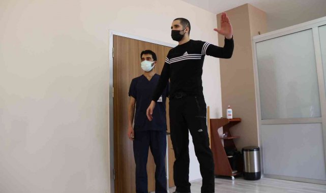 Yedi yıl önce felç olan Filistinli gencin yüzü Eskişehir'de güldü