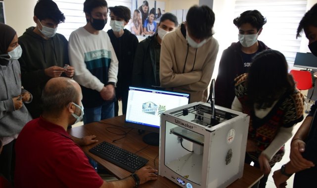 Yeşilyurt Belediyesi'nden öğrencilere robotik kodlama temel seviye eğitimi