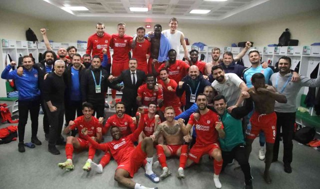 Yiğidolar'dan galibiyet pozu