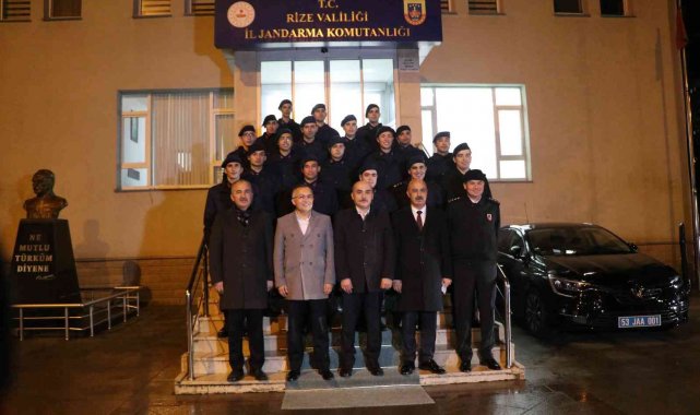 Yılbaşında da çalışan kamu görevlilerine protokol ziyareti