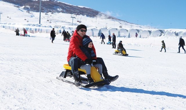 Yıldız Dağı&#039;nda kar kalınlığı 1 metreyi aştı