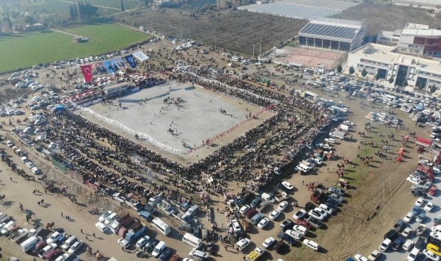 Yılın ilk deve güreşi İncirliova&#039;da yapıldı