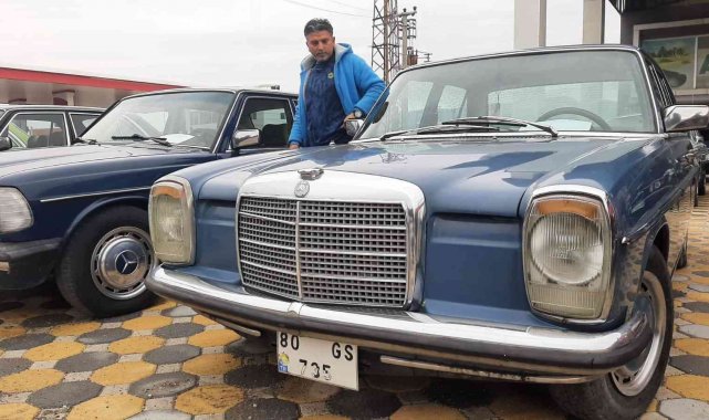 Yıllardır gözü gibi baktığı klasiklerini görücüye çıkardı