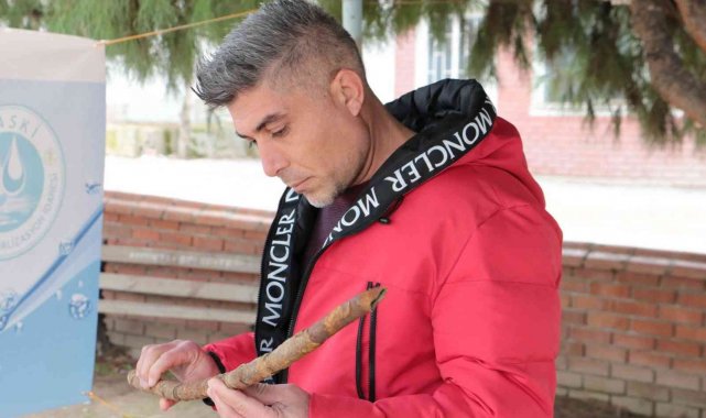 Yıllardır su içtikleri boruları görünce şaşkınlıklarını gizleyemediler