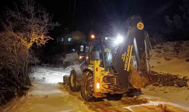 Yoğun kar yağışı altındaki Akseki&#039;ye Kepez&#039;den destek