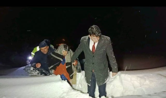 Yoğun kar yağışı nedeniyle köyde mahsur kalan vatandaşlar kurtarıldı