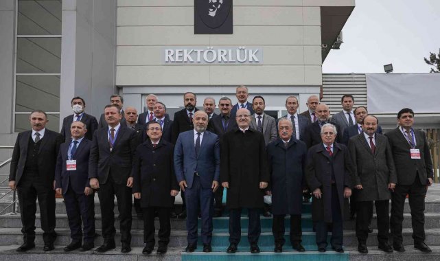YÖK Başkanı Prof. Dr. Erol Özvar, Atatürk Üniversitesi ev sahipliğinde düzenlenen çeşitli programlara katıldı