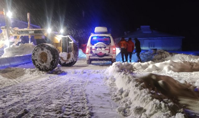 Yol açılana kadar evde doğum yaptı