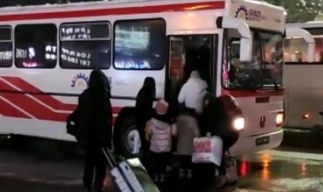 Yolda kalan vatandaşların imdadına polis ve belediye yetişti