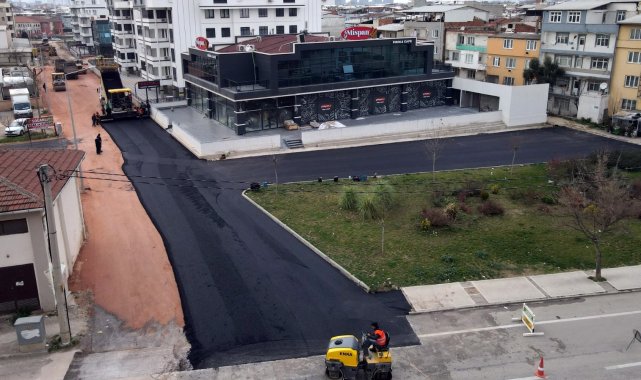 Yollar 60 bin ton sıcak asfaltla kaplandı