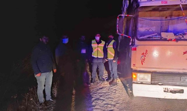 Yolunu kaybeden vatandaşların yardımına jandarma yetişti