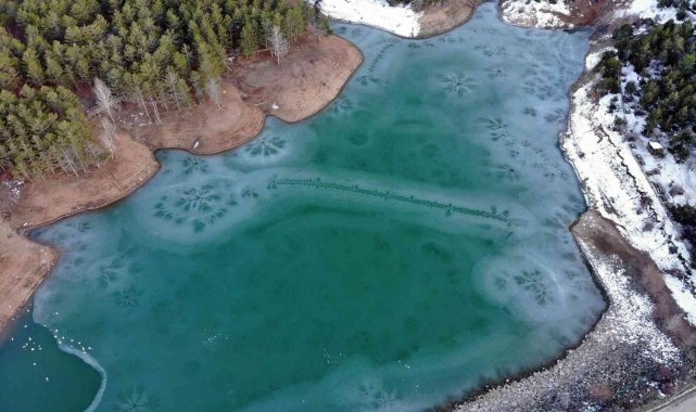 Yozgat'ta donan gölet kartpostallık görüntüler oluşturdu