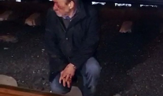 Yük treninin çarptığı şahıs yaralandı