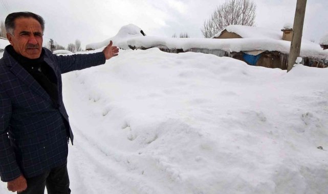 Yüksekova'da aşırı soğuklar hayatı donma noktasına getirdi