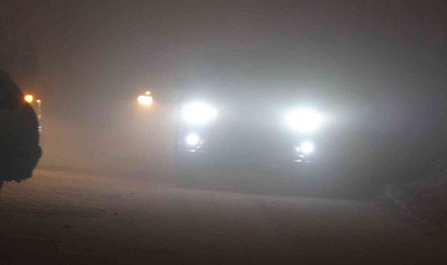 Yüksekova'da yoğun sis: Görüş mesafesi 5 metreye düştü