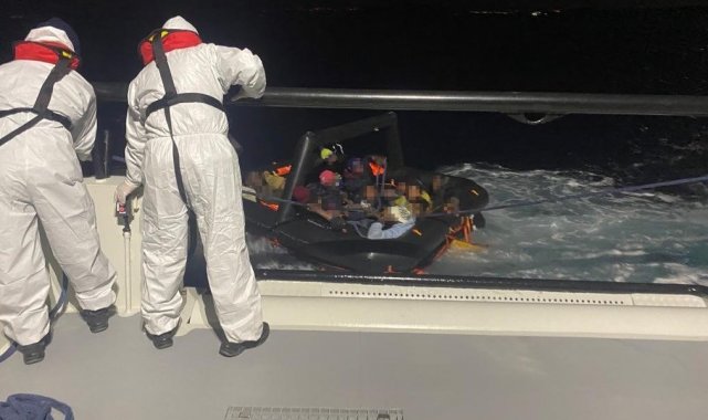 Yunan unsurları tarafından geri itilen 15 düzensiz göçmen kurtarıldı