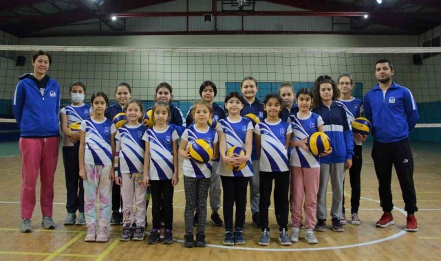 Yunusemre Voleybol altyapısına hız verdi