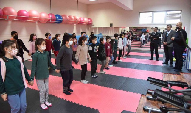 Yunusemre&#039;nin kursları büyük ilgi görüyor