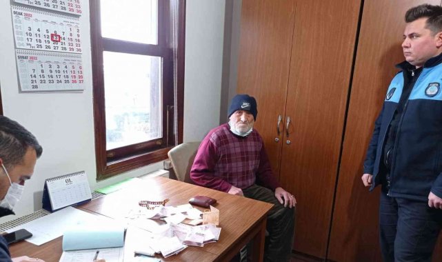 Zabıtanın yakaladığı dilencinin üzerinden 6 bin TL çıktı