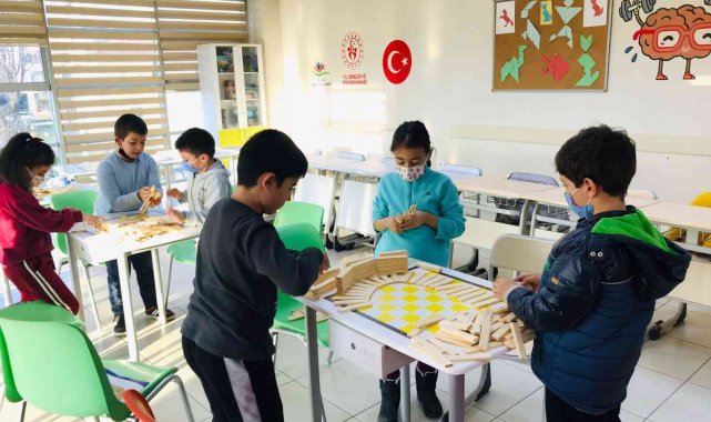 Zeka oyunları eğitimleri devam ediyor