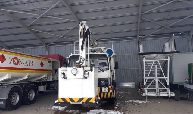 Zonguldak Havalimanı'nda pist temizleme çalışmaları sürüyor