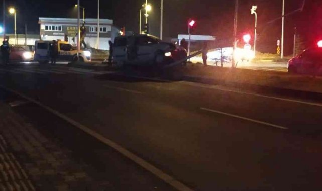 Zonguldak&#039;ta iki araç çarpıştı: 1 yaralı