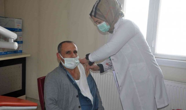 2. doz aşılamada lider ilçe Yüksekova