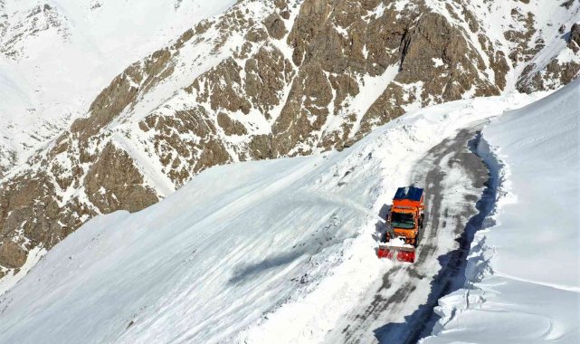 36 gündür kapalı olan Bahçesaray yolu ulaşıma açıldı