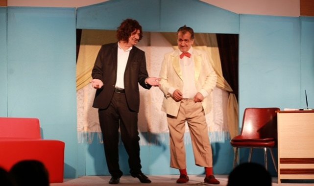 'Dursun İstemez' tiyatro oyunu seyircileriyle buluşuyor