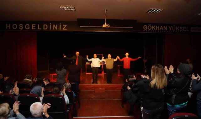 'İyi, Kötü, Çirkin' adlı tiyatro oyunu Kartal'da sahnelendi