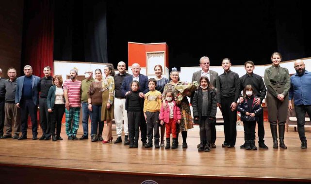 'Papaz Kaçtı' izleyicisini kahkahaya boğdu