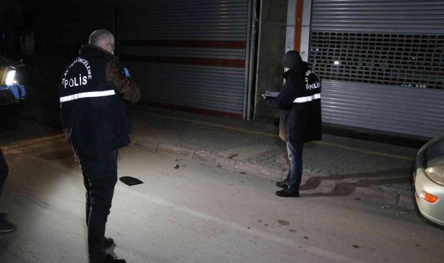 Adana'da otomobilin altında kar maskesi ile 3 adet EYP bulundu