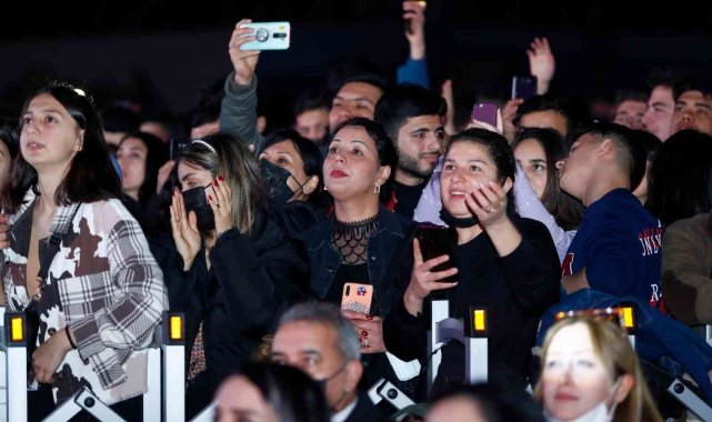 Adana'da Sevgililer Günü konseri