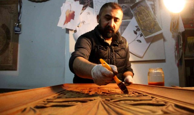 Adeta iğneyle kuyu kazıyor, mesleğinin sayılı ustalarından