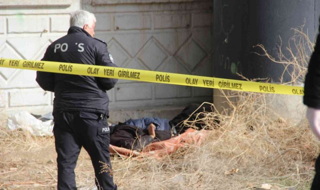 Afyonkarahisar'da köprü altında donmuş erkek cesedi bulundu