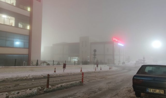 Afyonkarahisar&#039;da sis etkili oldu