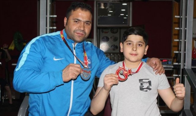 Ağrılı Halterci Batuhan Akbaş Türkiye Şampiyonu oldu