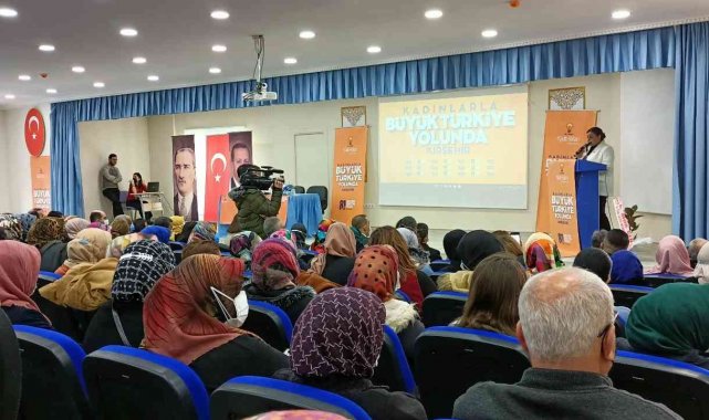 AK Parti&#039;den &#039;Kadın Emeği, Türkiye&#039;nin İstikbali Buluşmaları&#039; konferansı verildi