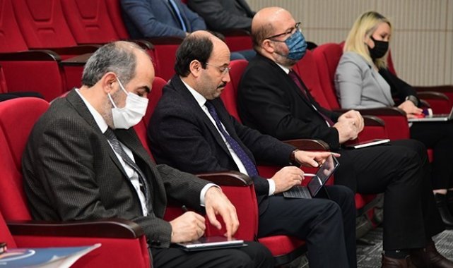 Akademik yılın ilk değerlendirme toplantıları Rektör Çakmak başkanlığında gerçekleşti