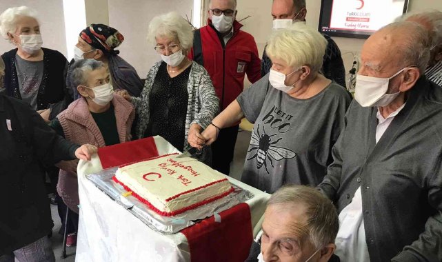 Akçakoca Kızılay Yaşlılar Konukevinin yeni misafirleri geldi