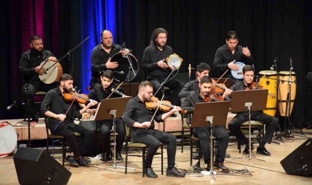 AKM'de 'Anadolu Müzik Topluluğu' konseri gerçekleştirildi