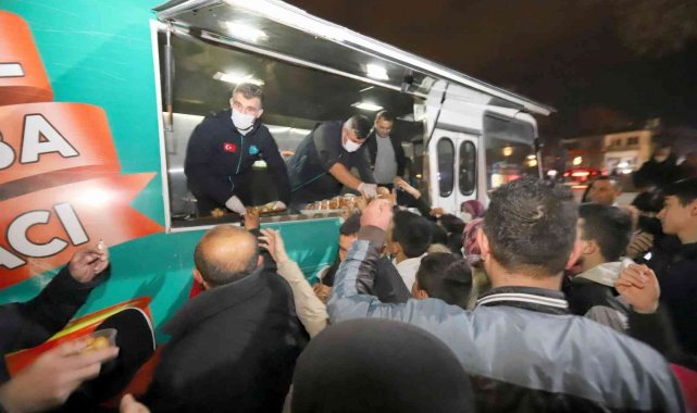 Aksaray Belediyesi Miraç Kandilinde 15 bin kandil simidi dağıttı