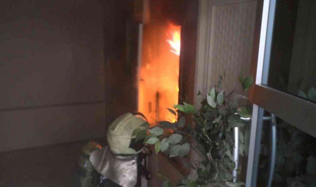 Aksaray'da elektrik panosunda çıkan yangında can pazarı