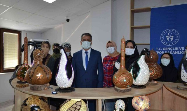 Aksu&#039;da kadınlar el emeklerini sergiledi