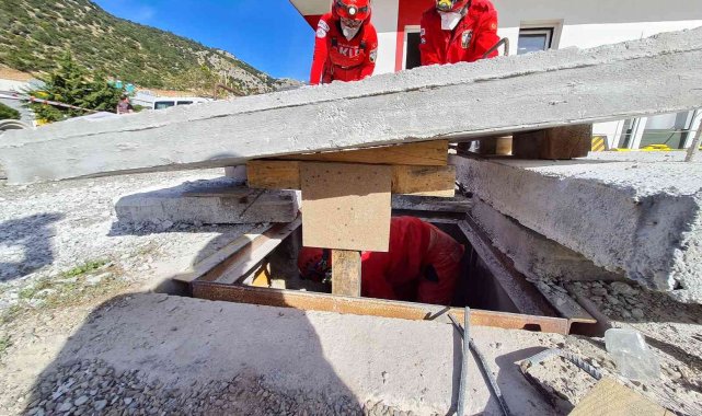 AKUT deprem tatbikatı yaptı
