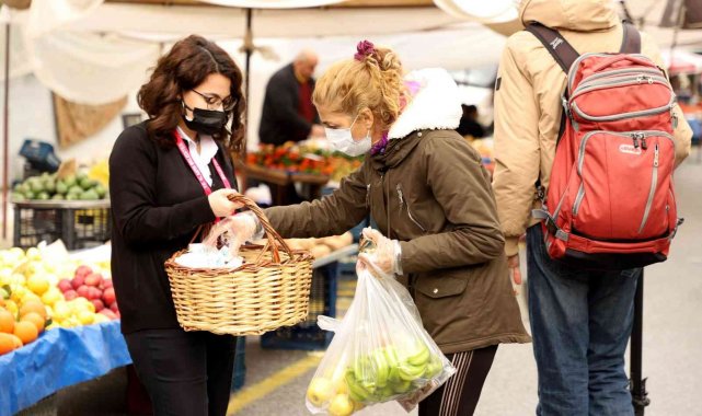 Alanya Belediyesi Çözüm Masası'ndan vatandaşa kandil kutlaması