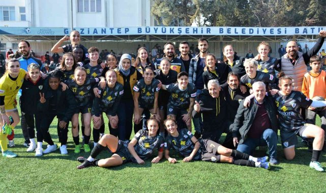 ALG Spor, Adana'yı farklı mağlup etti