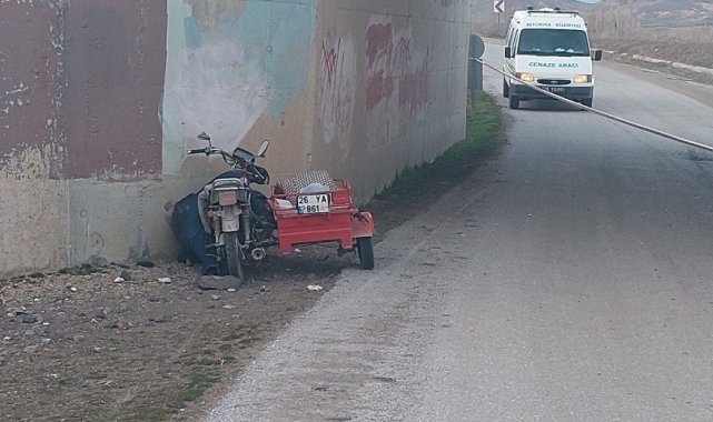 Alt geçit duvarına çarpan motosiklet sürücüsü hayatını kaybetti