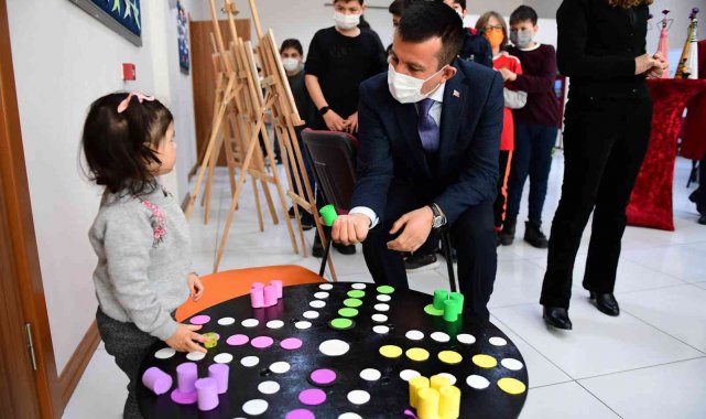 Altındağlı gençler geri dönüşüm malzemelerini sanata dönüştürüyor