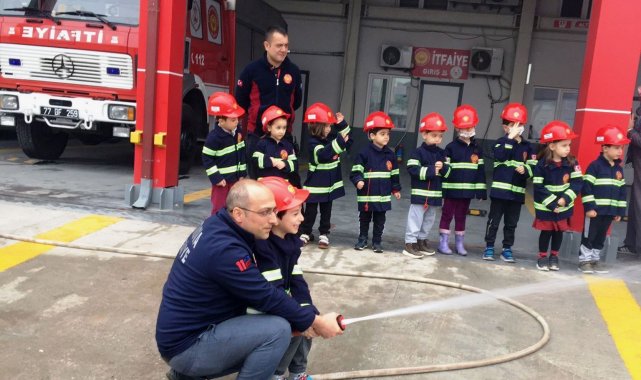 Altınova'nın minik itfaiyecileri